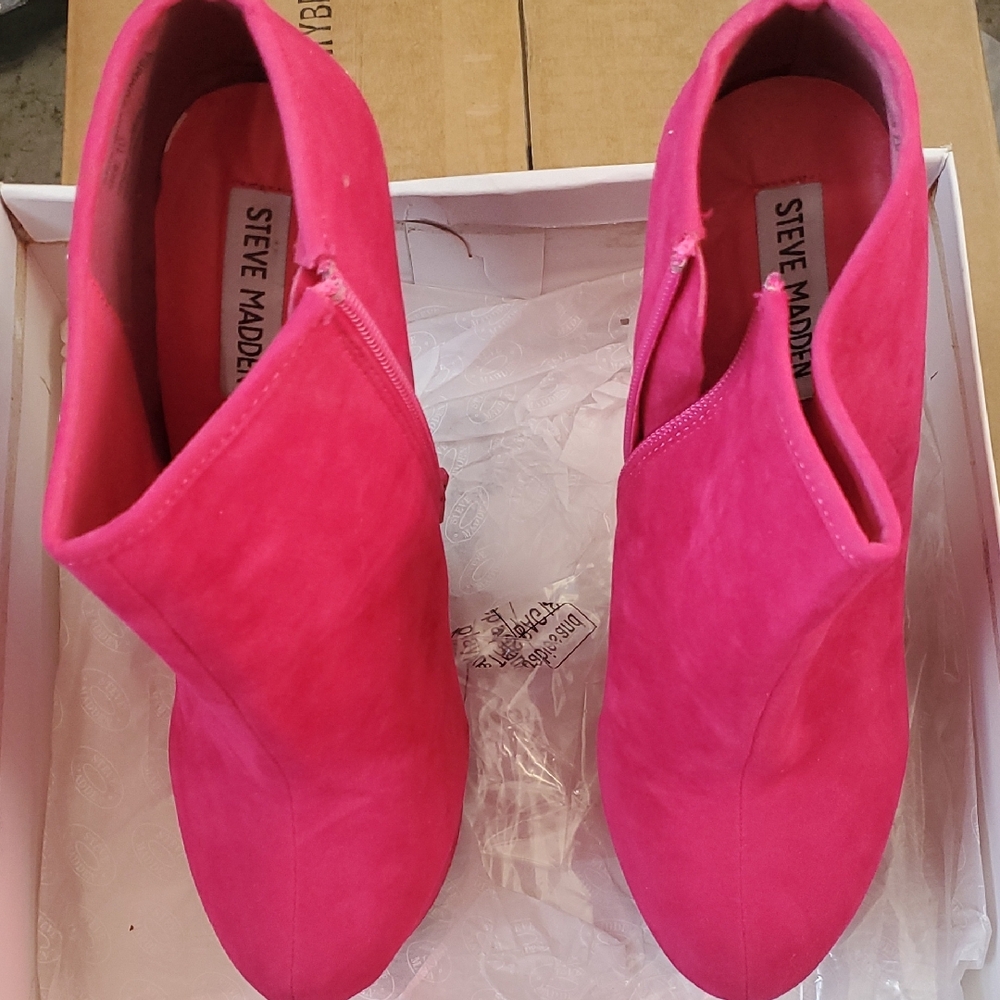 FINAL PRICE STEVE MADDEN PINK BOOTS